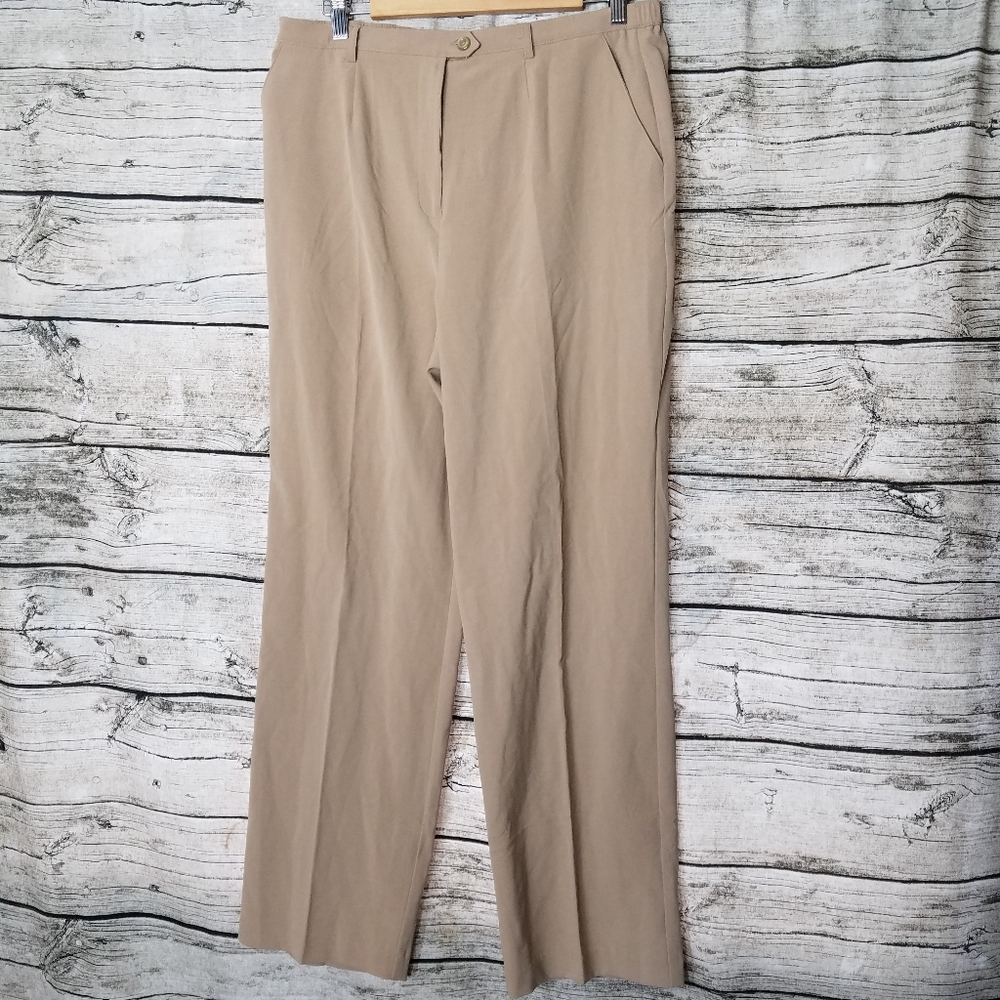 sag harbor Stretch Average Lenght Color Khaki Size 14.Waist approx: 15.5 inche